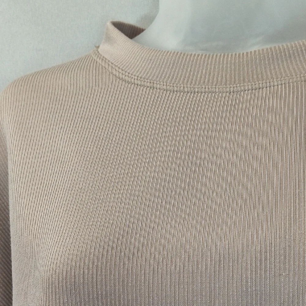 Danskin Skuba Rib Relaxed Long Sleeve Taupe Sweatshirt , Size L